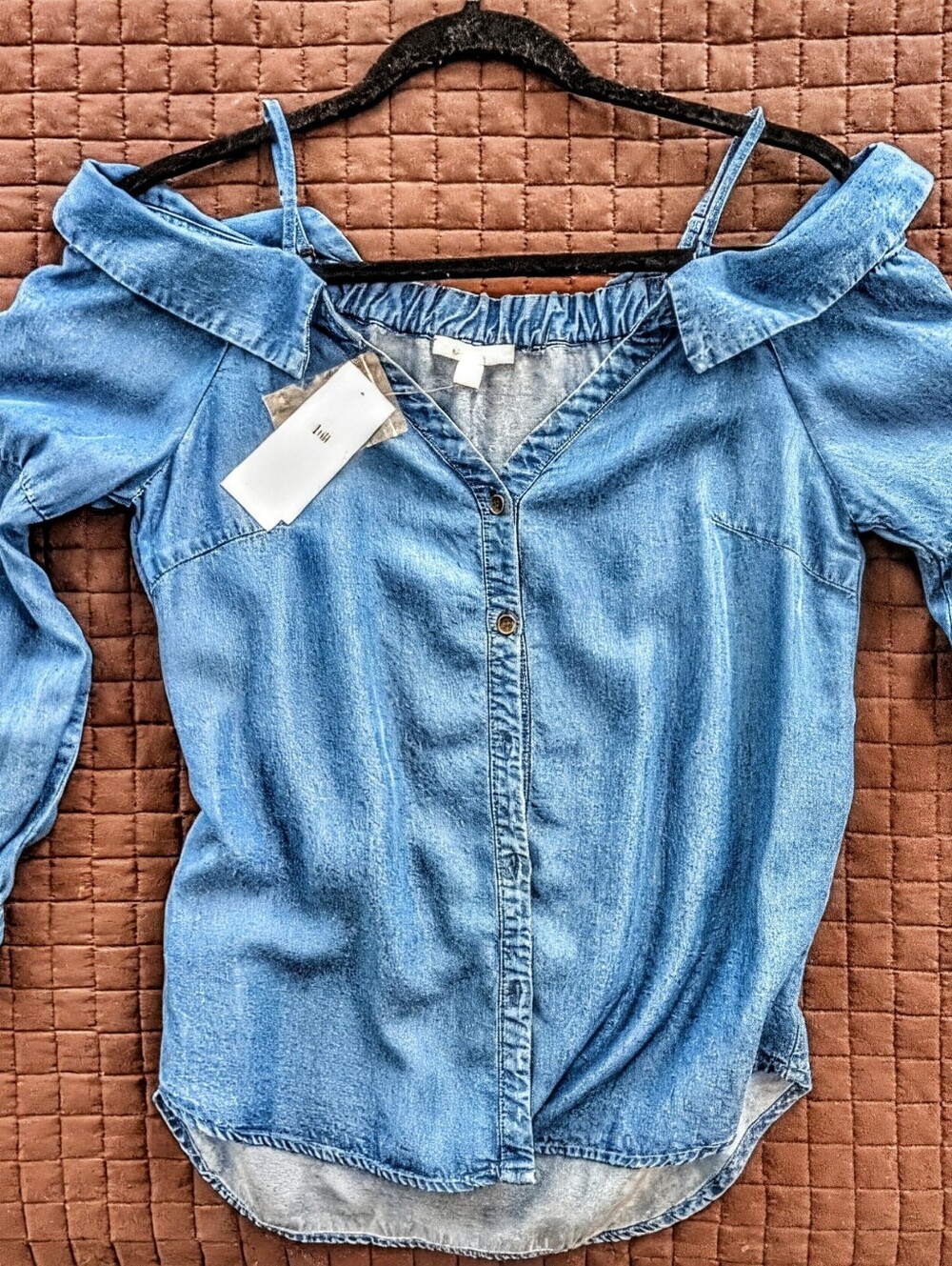 NWT!! Ella Moss Light Denim Off-Shoulder Button-down Top With Adjustable Straps - Picture 2 of 7